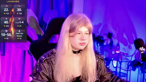 Snapshot of lilithnelson chatting on April 2, 9:34 pm LilithNelson online show from April 2, 9:34 pm