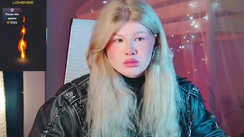 Snapshot of lilithnelson chatting on April 19, 3:39 am LilithNelson online show from April 19, 3:39 am
