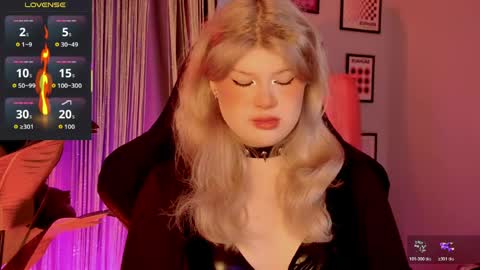 Snapshot of lilithnelson chatting on April 24, 2:36 am LilithNelson online show from April 24, 2:36 am