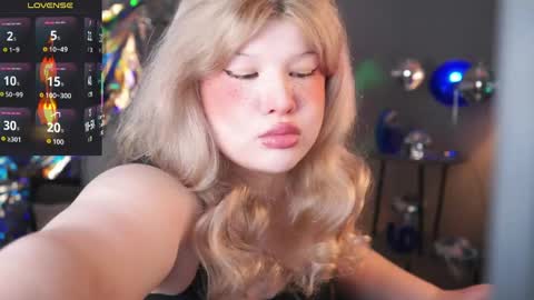 Snapshot of lilithnelson chatting on May 3, 1:55 am LilithNelson online show from May 3, 1:55 am