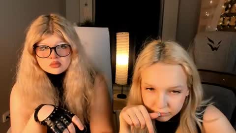Snapshot of lilithnelson chatting on June 13, 10:02 am LilithNelson online show from June 13, 10:02 am
