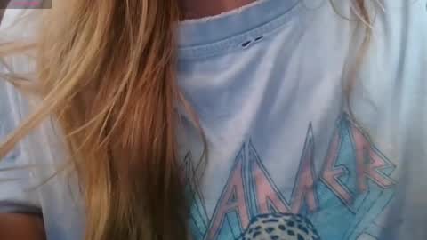 Snapshot of lilithohfish chatting on April 14, 5:08 pm Lilithohfish online show from April 14, 5:08 pm