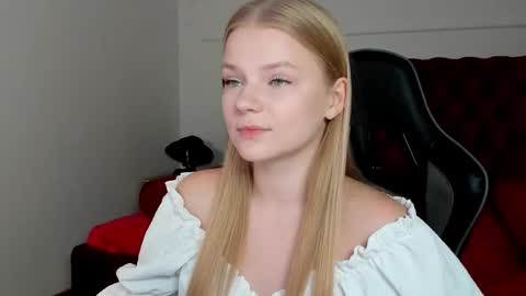 Snapshot of lilitrosen chatting on September 16, 5:25 pm lilitrosen online show from September 16, 5:25 pm