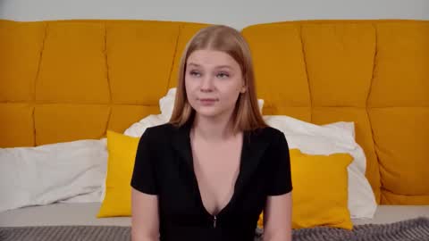 lilitrosen online show from October 15, 5:46 pm