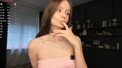 Snapshot of lilkiti chatting on July 24, 8:34 am Kiti online show from July 24, 8:34 am
