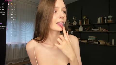 Snapshot of lilkiti chatting on July 25, 8:23 am Kiti online show from July 25, 8:23 am