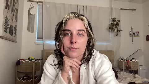 lilldaddysgirl online show from October 11, 7:12 pm