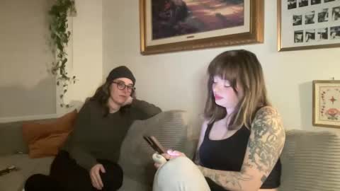 lilldaddysgirl online show from January 13, 3:56 am