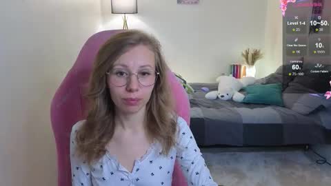 Snapshot of lill_mary chatting on October 8, 2:53 am Maria online show from October 8, 2:53 am