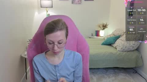 Snapshot of lill_mary chatting on October 20, 2:23 am Maria online show from October 20, 2:23 am