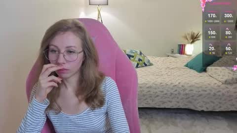 Snapshot of lill_mary chatting on October 27, 2:26 am Maria online show from October 27, 2:26 am