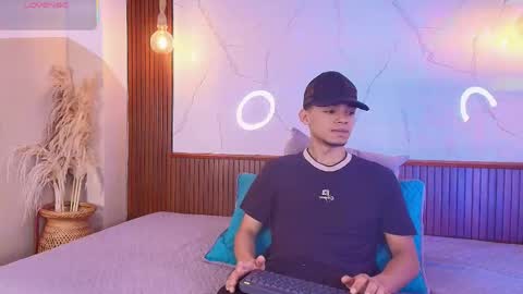 Snapshot of lillian_lee1 chatting on June 5, 5:51 pm lillian_lee1 online show from June 5, 5:51 pm