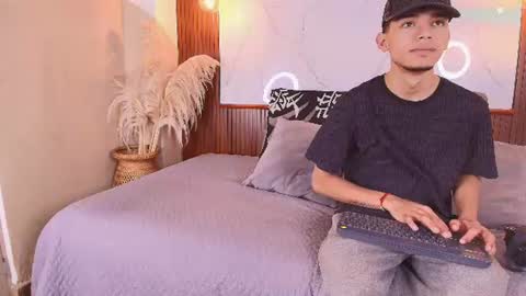 Snapshot of lillian_lee1 chatting on June 9, 5:35 pm lillian_lee1 online show from June 9, 5:35 pm