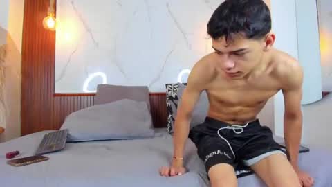Snapshot of lillian_lee1 chatting on June 13, 5:22 pm lillian_lee1 online show from June 13, 5:22 pm