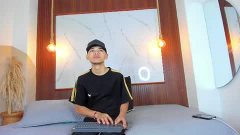 lillian_lee1 online show from June 21, 6:32 pm