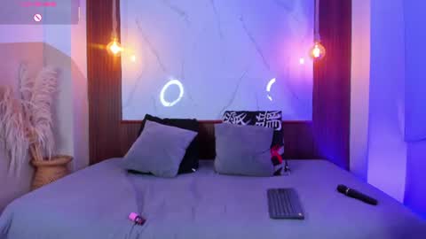 lillian_lee1 online show from July 24, 5:22 pm