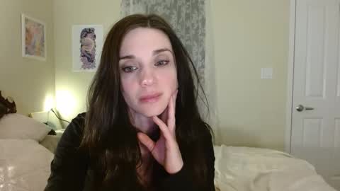 Snapshot of lillian_rose chatting on December 15, 5:45 am Lillian Rose online show from December 15, 5:45 am