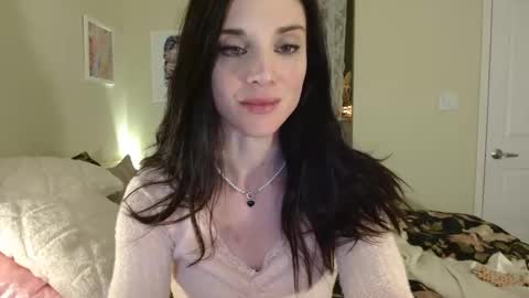 Snapshot of lillian_rose chatting on January 6, 4:26 am Lillian Rose online show from January 6, 4:26 am