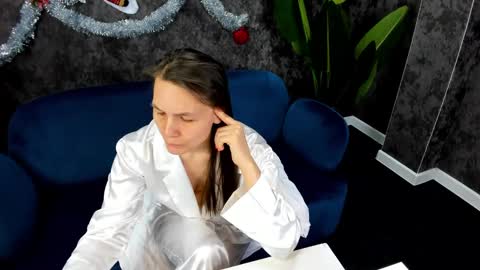 Snapshot of lillian_white1 chatting on December 29, 4:16 am lillian_white1 online show from December 29, 4:16 am