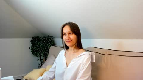 Snapshot of lillian_white1 chatting on February 27, 12:02 pm lillian_white1 online show from February 27, 12:02 pm