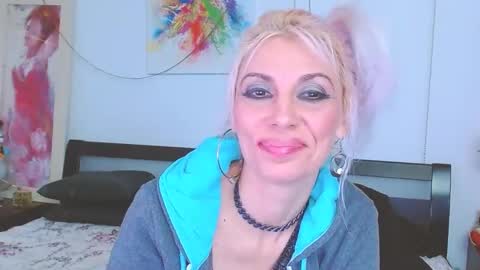 Lara online show from February 5, 5:20 am