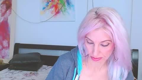 Lara online show from February 13, 10:33 pm