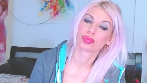 Lara online show from February 21, 11:10 pm