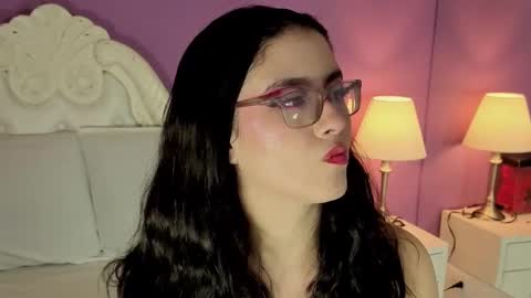 Snapshot of lillianderson chatting on October 6, 11:40 am lillianderson -  Next stream start at 0700hs GTM-3 online show from October 6, 11:40 am