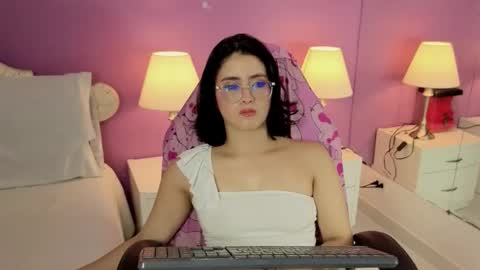 Snapshot of lillianderson chatting on October 24, 11:50 am lillianderson -  Next stream start at 0700hs GTM-3 online show from October 24, 11:50 am