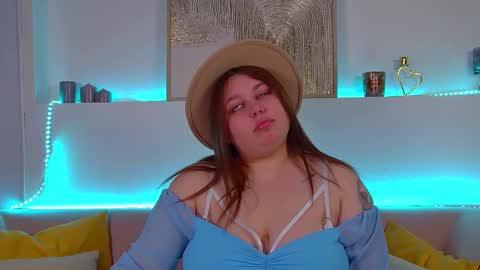 LillianHaig online show from March 1, 3:10 am