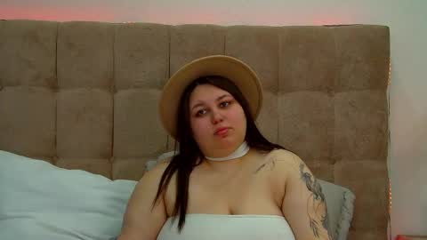 LillianHaig online show from March 7, 8:22 pm