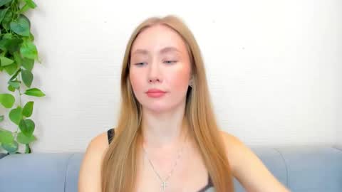 Lili online show from September 20, 5:30 am