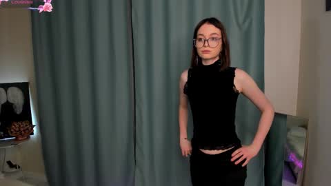 Lily online show from February 6, 7:28 pm