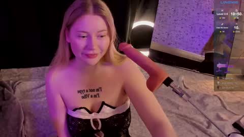 lillie_berry online show from December 5, 4:32 am