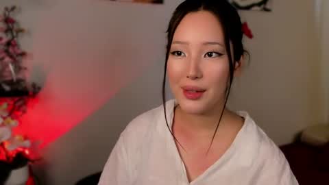 lillie_sun online show from June 24, 9:30 am