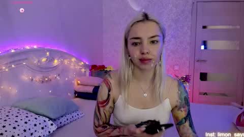 LilliMoore online show from September 14, 11:48 pm
