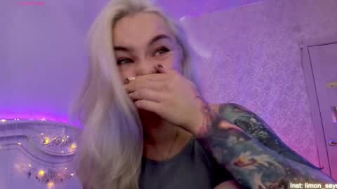 Snapshot of lillimooore chatting on September 25, 2:04 am LilliMoore online show from September 25, 2:04 am