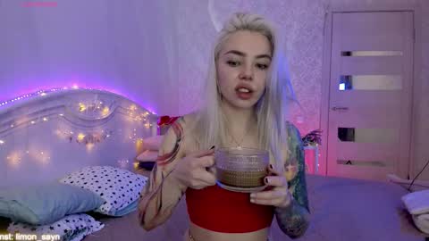 Snapshot of lillimooore chatting on September 27, 11:54 pm LilliMoore online show from September 27, 11:54 pm