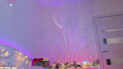 Snapshot of lillimooore chatting on October 1, 11:33 pm LilliMoore online show from October 1, 11:33 pm