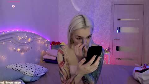 Snapshot of lillimooore chatting on October 5, 11:35 pm LilliMoore online show from October 5, 11:35 pm