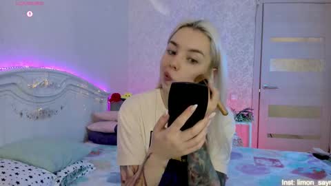 Snapshot of lillimooore chatting on October 16, 11:28 pm LilliMoore online show from October 16, 11:28 pm