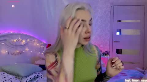 Snapshot of lillimooore chatting on October 24, 11:56 pm LilliMoore online show from October 24, 11:56 pm