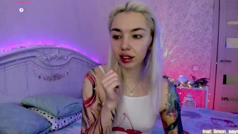 Snapshot of lillimooore chatting on November 3, 11:04 pm LilliMoore online show from November 3, 11:04 pm