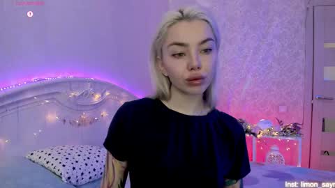 Snapshot of lillimooore chatting on November 4, 11:48 pm LilliMoore online show from November 4, 11:48 pm