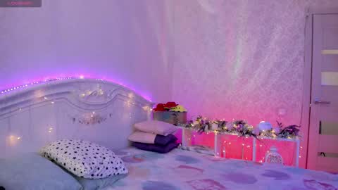 Snapshot of lillimooore chatting on November 8, 2:45 am LilliMoore online show from November 8, 2:45 am