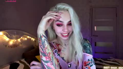 LilliMoore online show from June 22, 11:46 pm