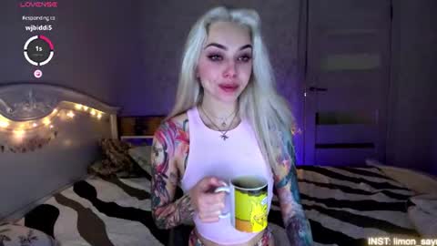 LilliMoore online show from July 19, 12:03 am