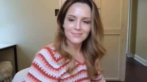 Snapshot of lilly_adams88 chatting on April 4, 9:45 pm lilly_adams88 online show from April 4, 9:45 pm