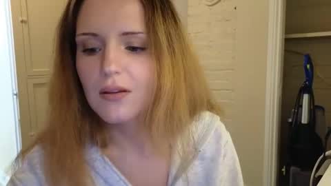 Snapshot of lilly_adams88 chatting on April 6, 2:53 am lilly_adams88 online show from April 6, 2:53 am