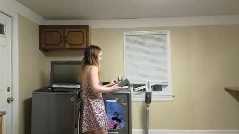 Snapshot of lilly_adams88 chatting on April 10, 2:28 am lilly_adams88 online show from April 10, 2:28 am